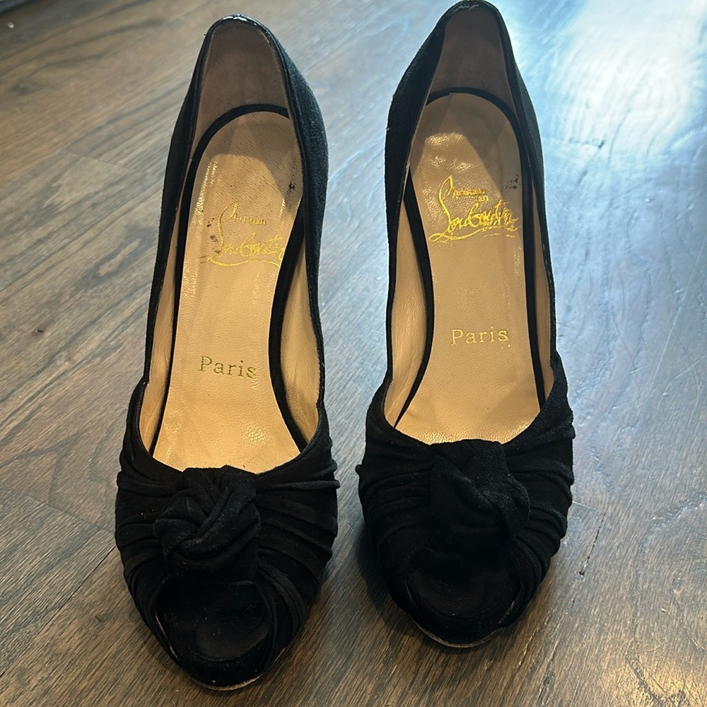 Christian Louboutim velvet heel, size 36